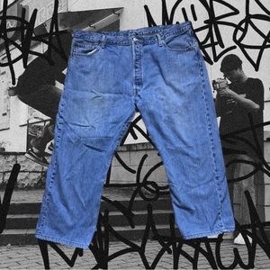 Vintage 90s Levi’s Baggy Skater Light Wash Denim Jeans